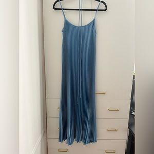 Perfect blue vince dress